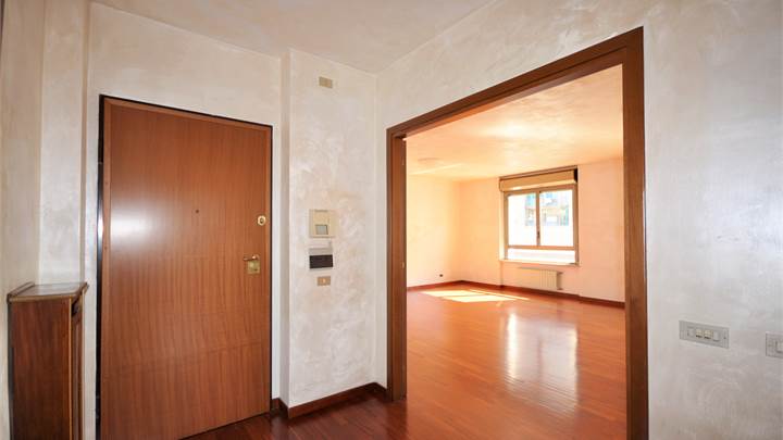 3+ bedroom apartment for sale in Torino