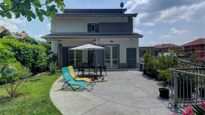 Precollina Trofarello nuovo appartamento con giardino terrazzo box doppio