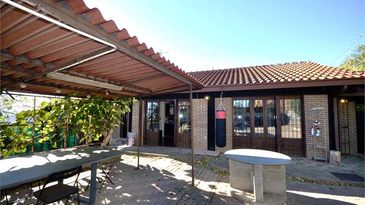 Casa indipendente sulla collina di Revigliasco